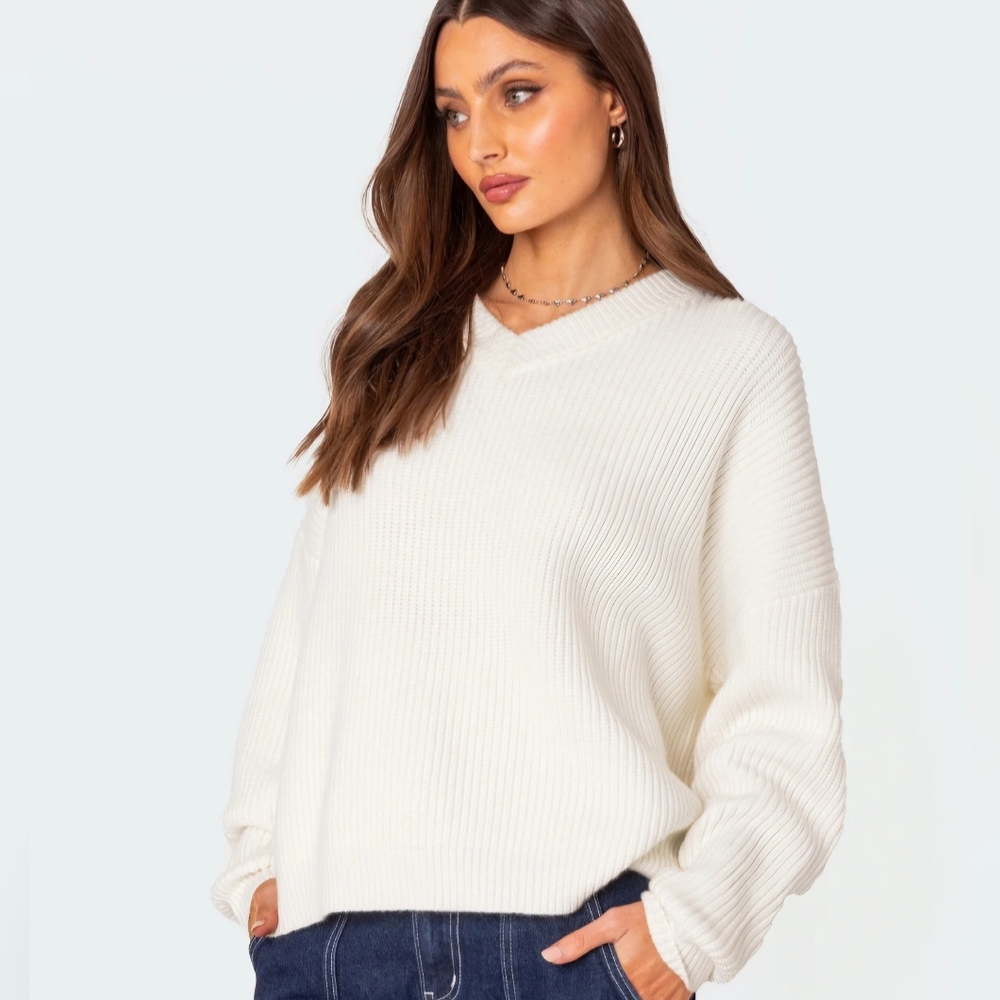 🆕️Edikted Denny Oversized V Neck Womens  Sweater Size M/L